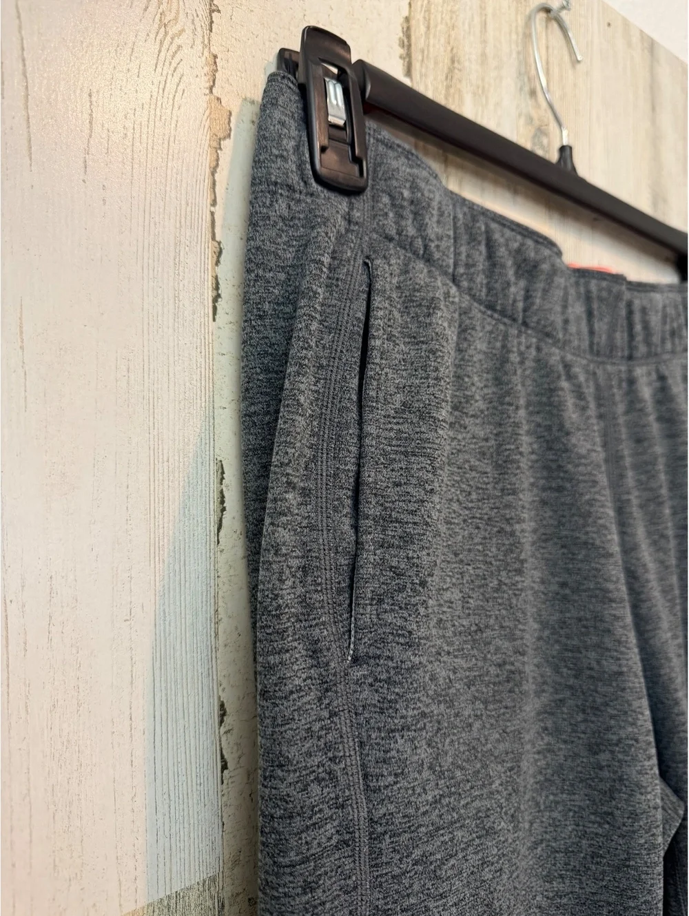 Nike Women Small Therma-Fit Sweatpants Dark Gray with Coral Logo
